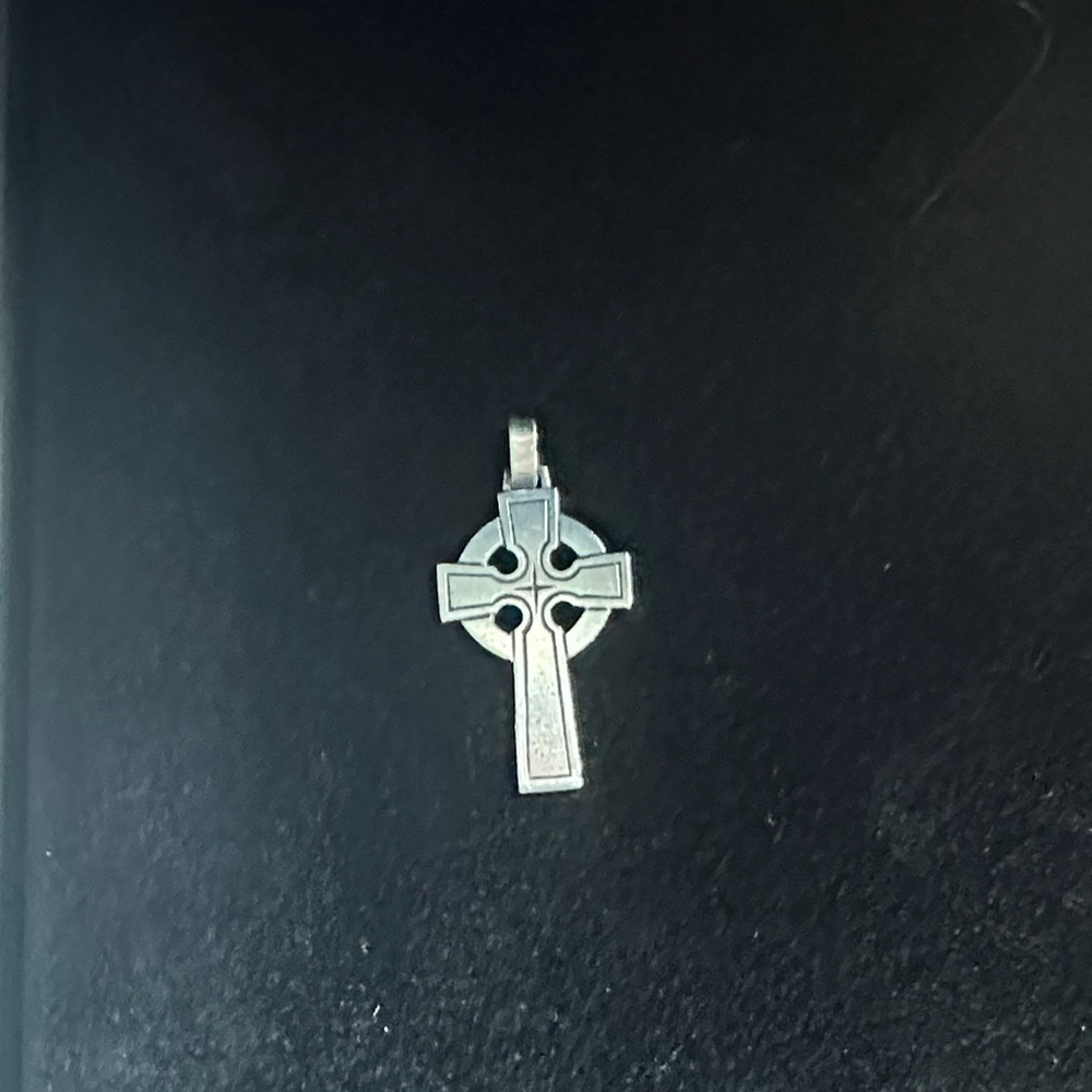 Retired James Avery Celtic Cross Pendent 925 (Sterling Silver)